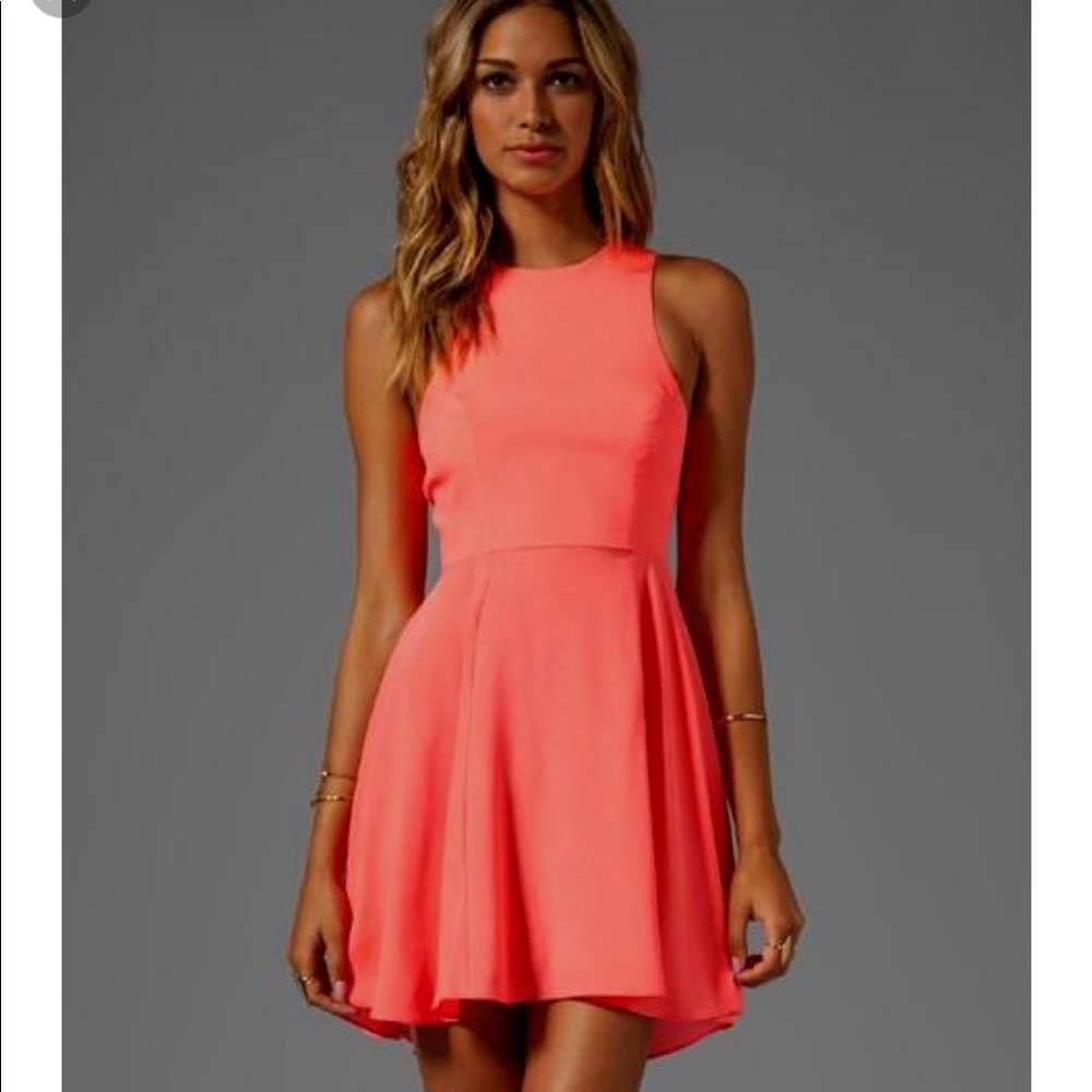 Amazing NAVEN dress that looks amazing with a tan